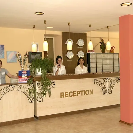Tintyava Park (adults Only) Szálloda 3*